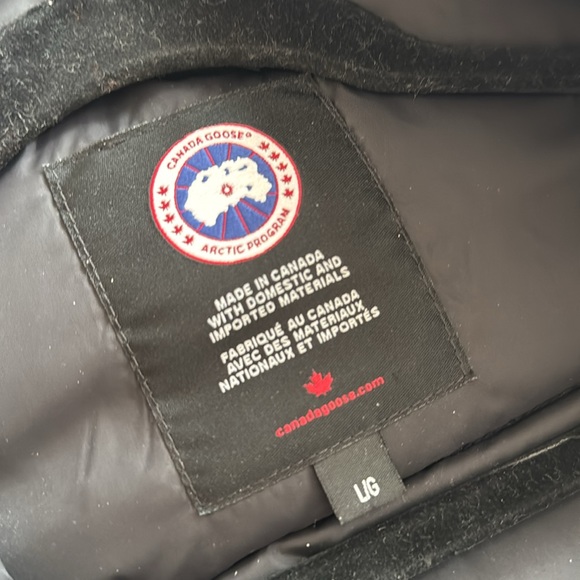 Canada Goose Black Down Vest - Picture 4 of 6